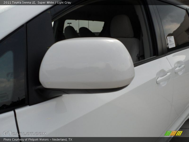 Super White / Light Gray 2011 Toyota Sienna LE
