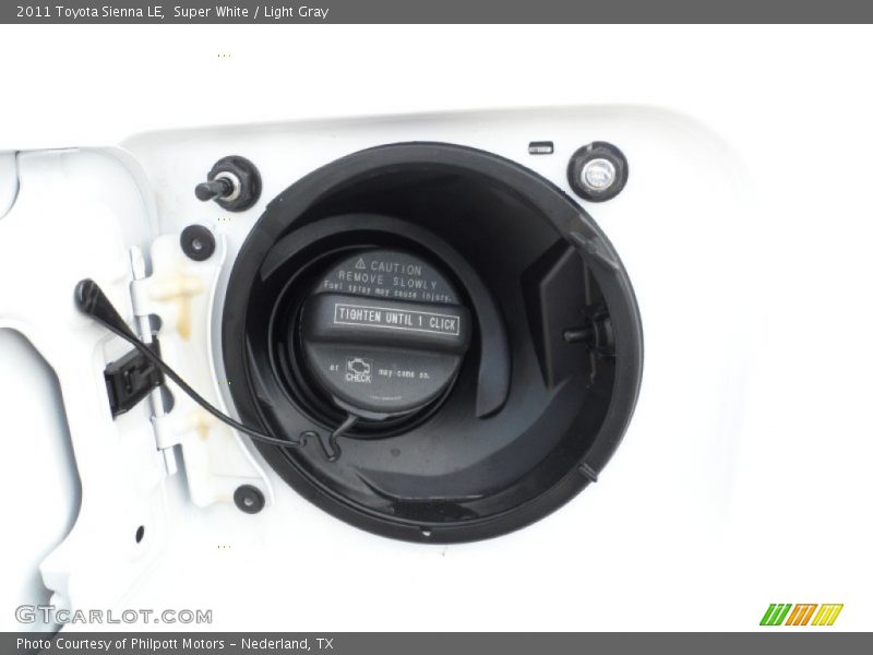 Super White / Light Gray 2011 Toyota Sienna LE