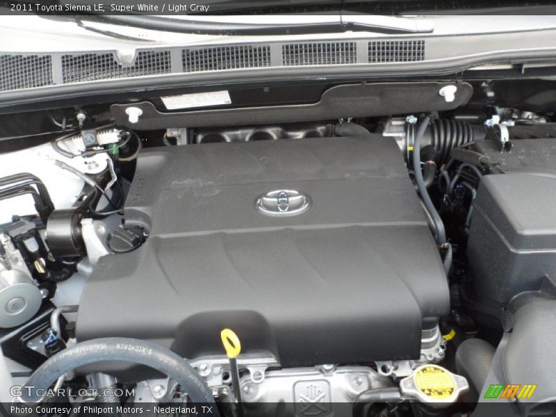 Super White / Light Gray 2011 Toyota Sienna LE