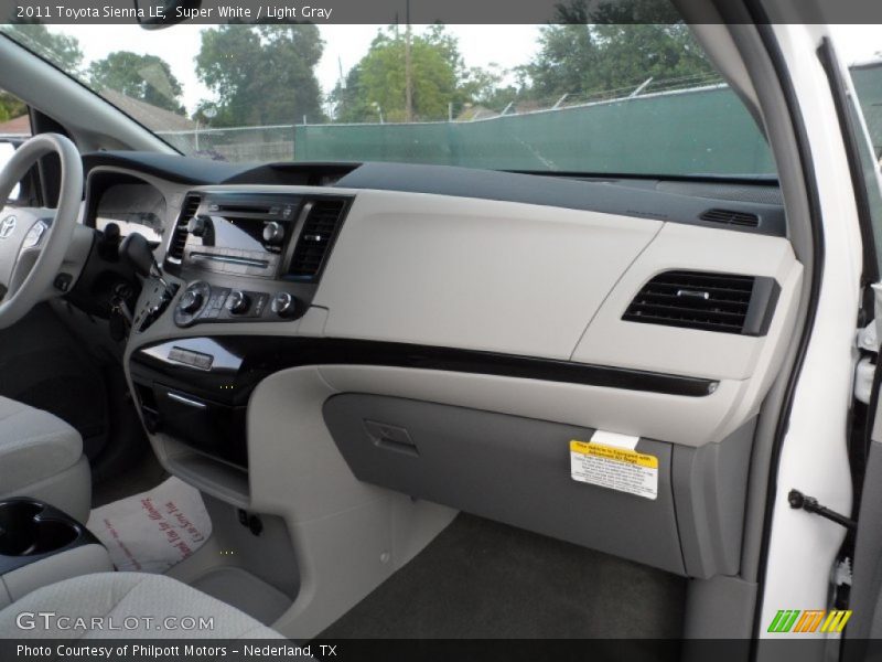 Super White / Light Gray 2011 Toyota Sienna LE