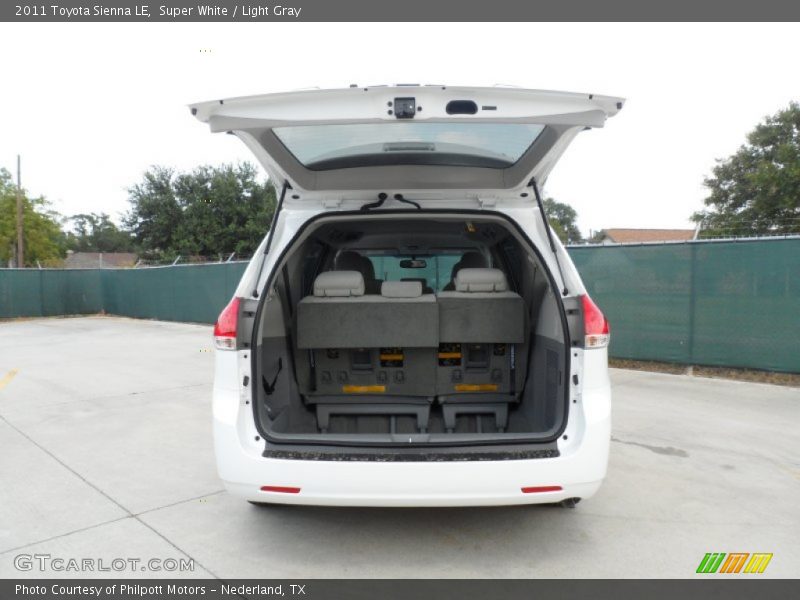 Super White / Light Gray 2011 Toyota Sienna LE