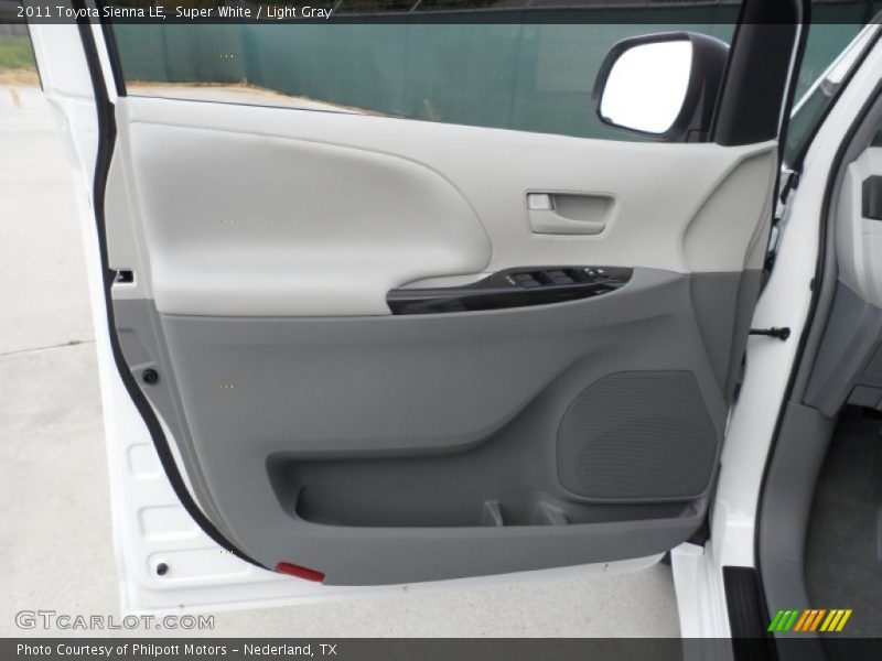 Super White / Light Gray 2011 Toyota Sienna LE