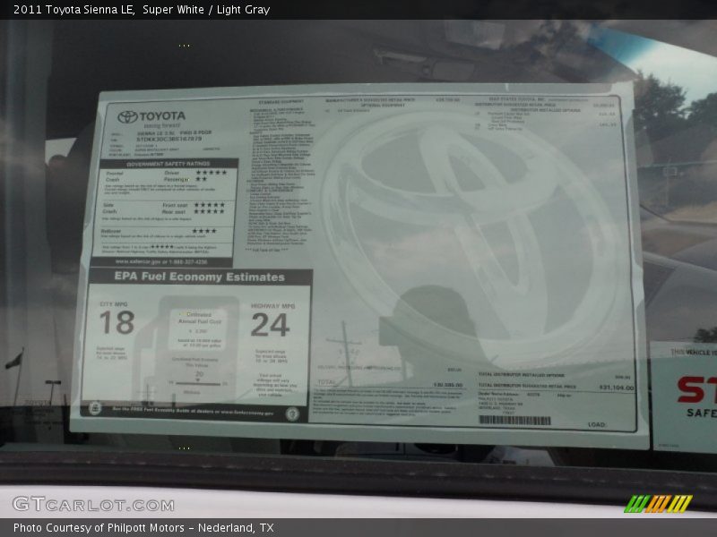 Super White / Light Gray 2011 Toyota Sienna LE