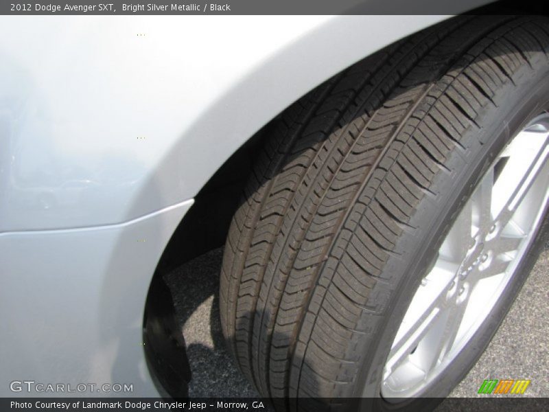 Bright Silver Metallic / Black 2012 Dodge Avenger SXT