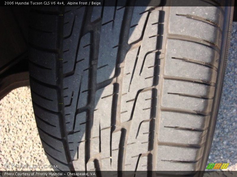 Alpine Frost / Beige 2006 Hyundai Tucson GLS V6 4x4