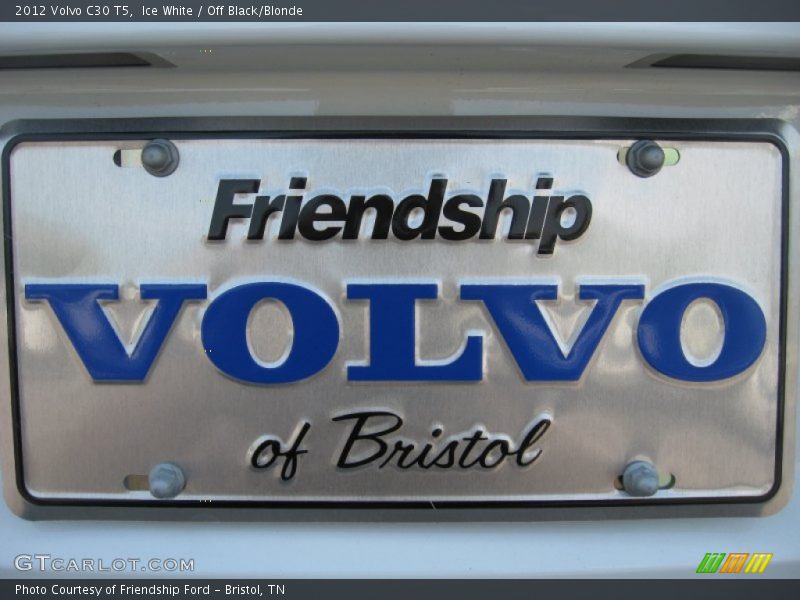 Ice White / Off Black/Blonde 2012 Volvo C30 T5