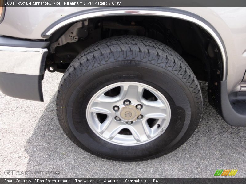 Millennium Silver Metallic / Gray 2001 Toyota 4Runner SR5 4x4