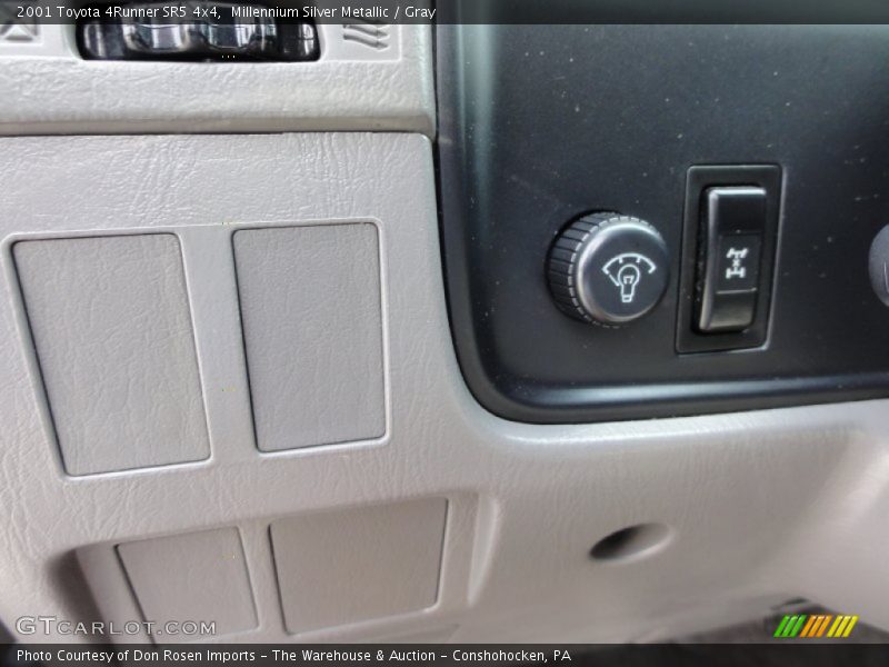 Millennium Silver Metallic / Gray 2001 Toyota 4Runner SR5 4x4