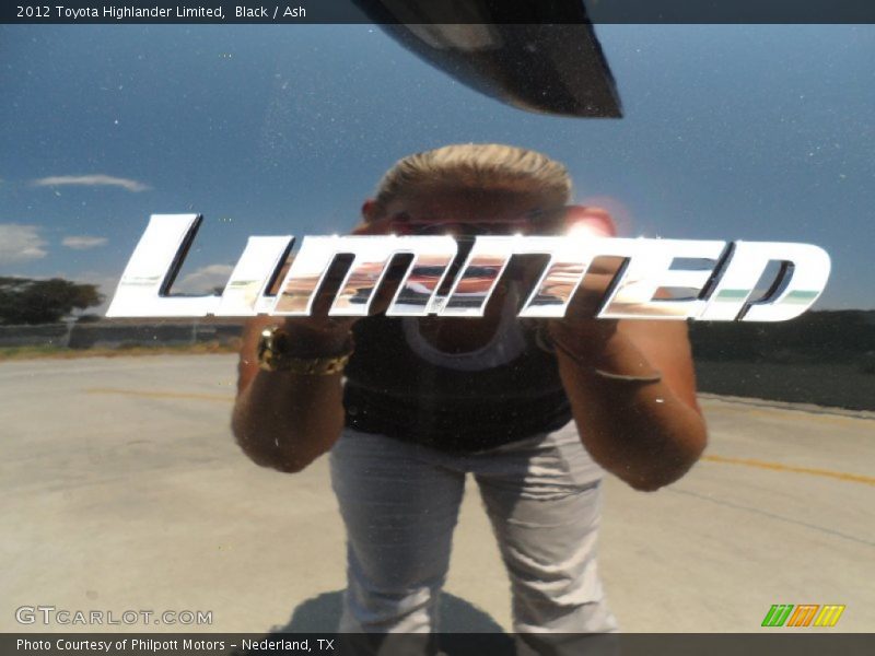 Black / Ash 2012 Toyota Highlander Limited