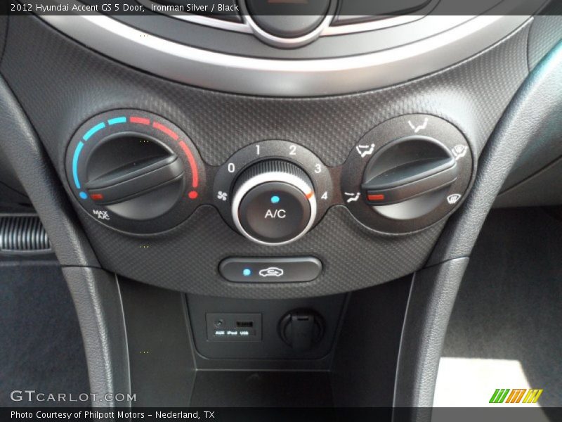 Controls of 2012 Accent GS 5 Door