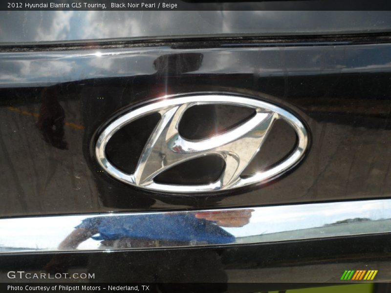 2012 Elantra GLS Touring Logo