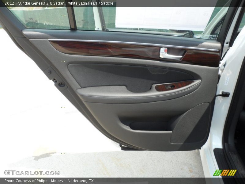 Door Panel of 2012 Genesis 3.8 Sedan