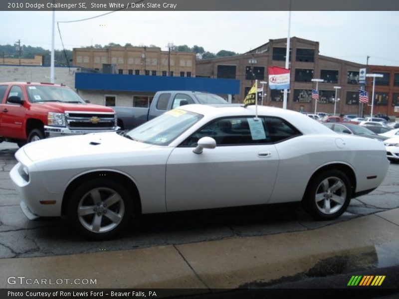 Stone White / Dark Slate Gray 2010 Dodge Challenger SE