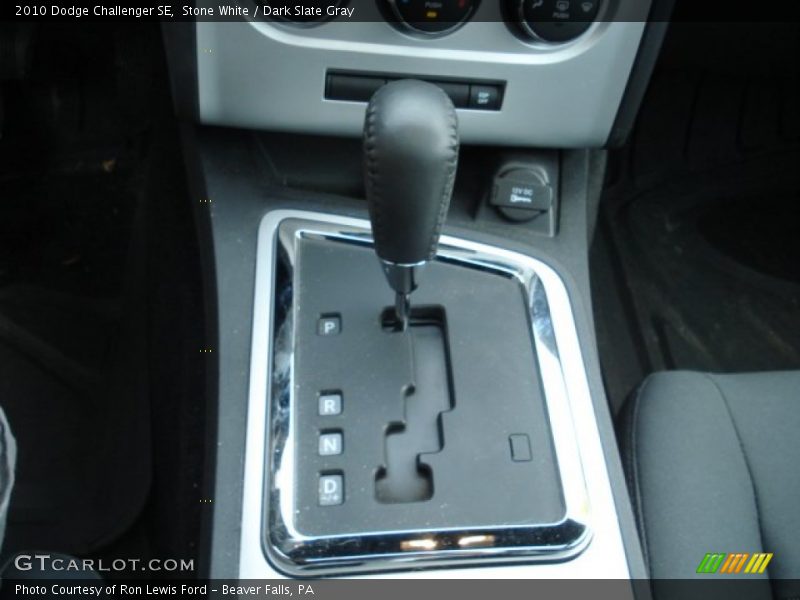Stone White / Dark Slate Gray 2010 Dodge Challenger SE