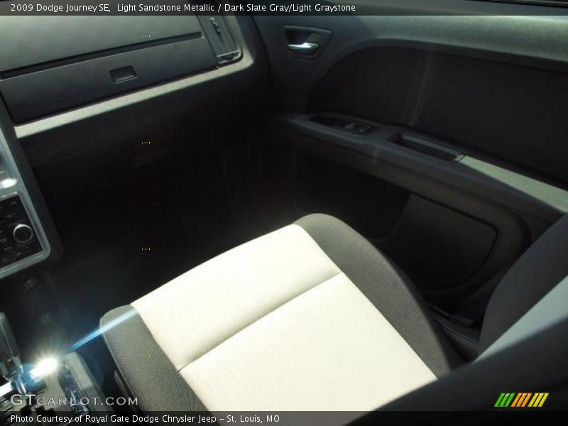 Light Sandstone Metallic / Dark Slate Gray/Light Graystone 2009 Dodge Journey SE