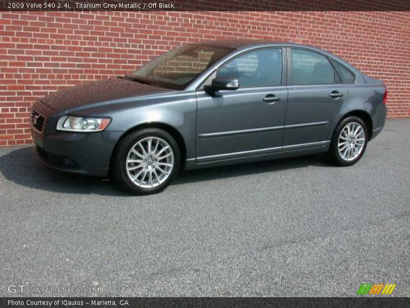 Titanium Grey Metallic / Off Black 2009 Volvo S40 2.4i