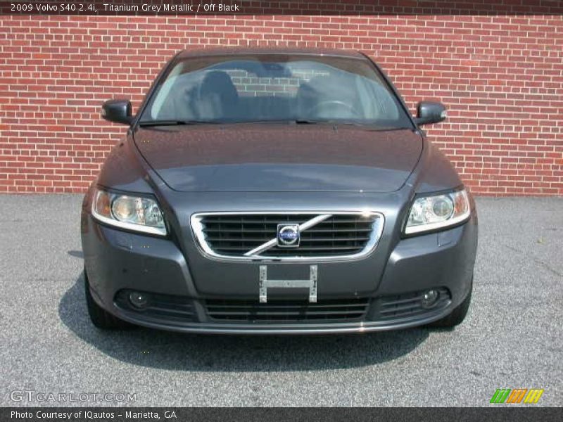 Titanium Grey Metallic / Off Black 2009 Volvo S40 2.4i