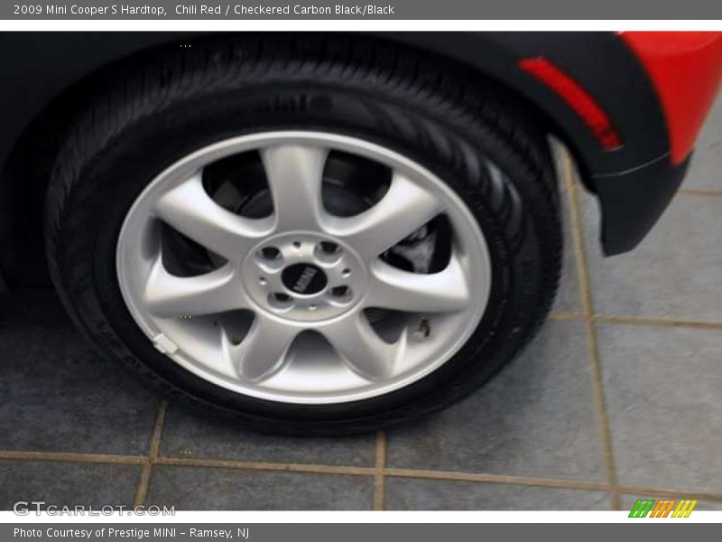 Chili Red / Checkered Carbon Black/Black 2009 Mini Cooper S Hardtop