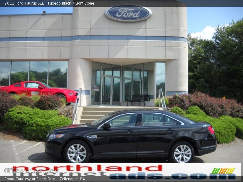 Tuxedo Black / Light Stone 2011 Ford Taurus SEL