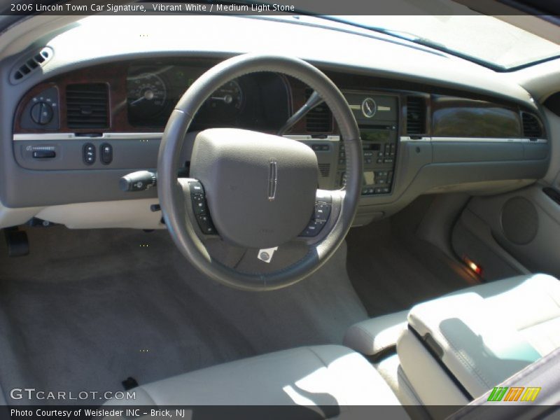 Vibrant White / Medium Light Stone 2006 Lincoln Town Car Signature