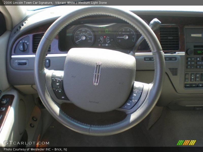 Vibrant White / Medium Light Stone 2006 Lincoln Town Car Signature