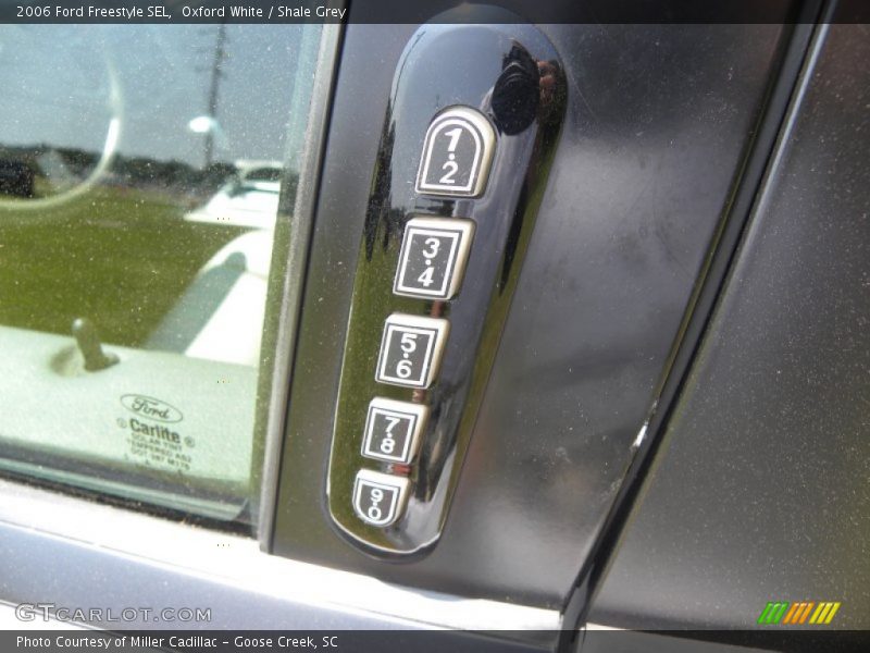 Oxford White / Shale Grey 2006 Ford Freestyle SEL