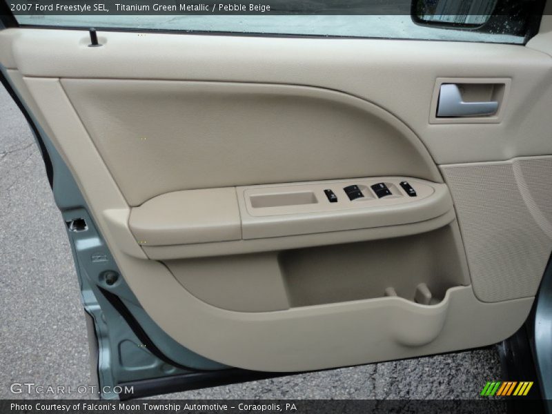 Door Panel of 2007 Freestyle SEL