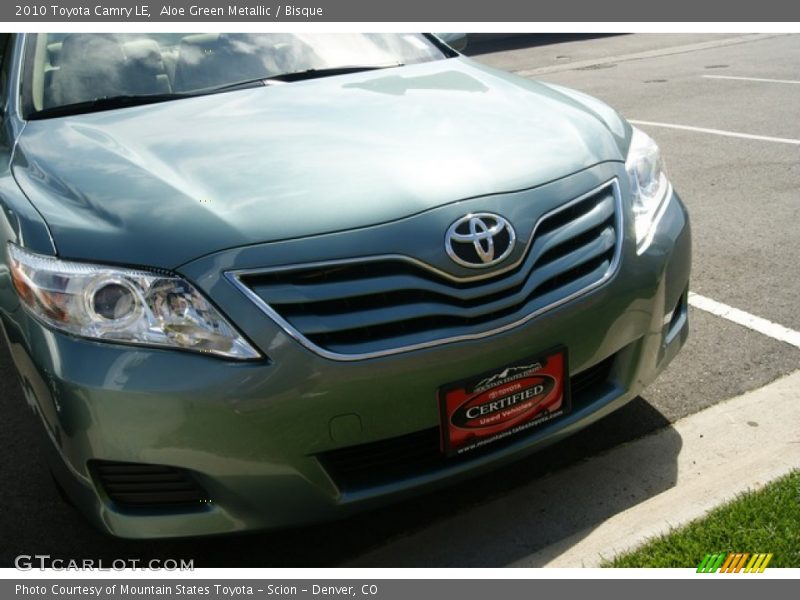 Aloe Green Metallic / Bisque 2010 Toyota Camry LE