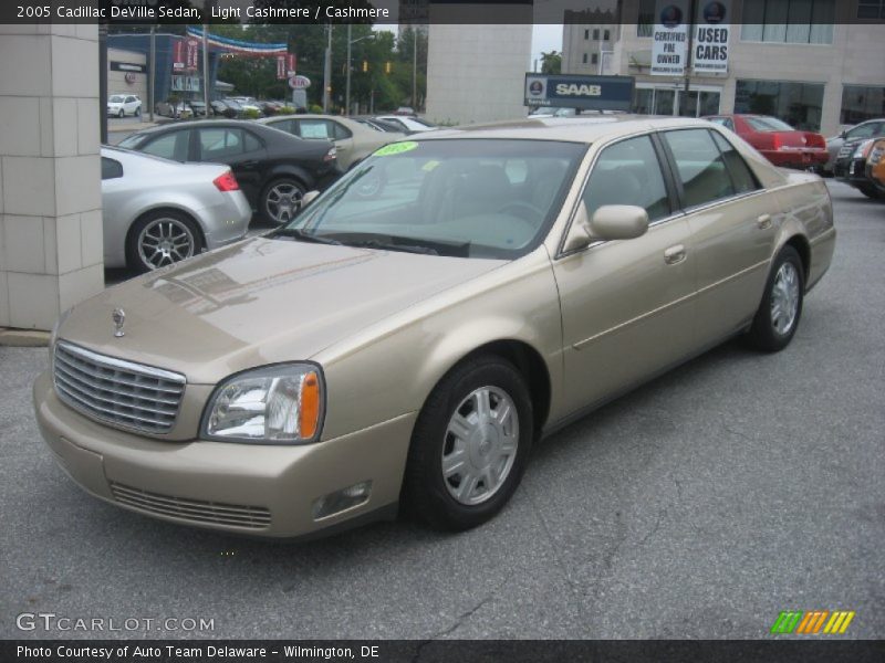 Light Cashmere / Cashmere 2005 Cadillac DeVille Sedan