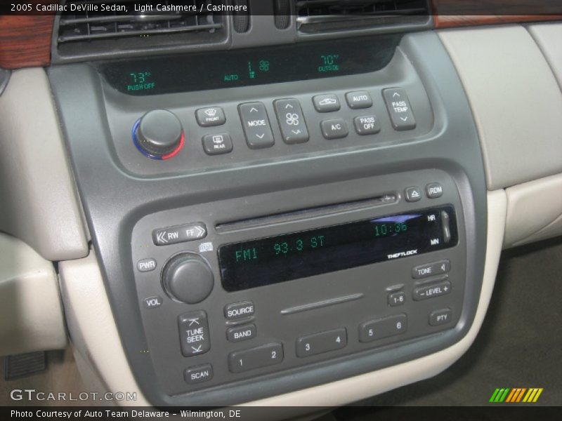 Light Cashmere / Cashmere 2005 Cadillac DeVille Sedan