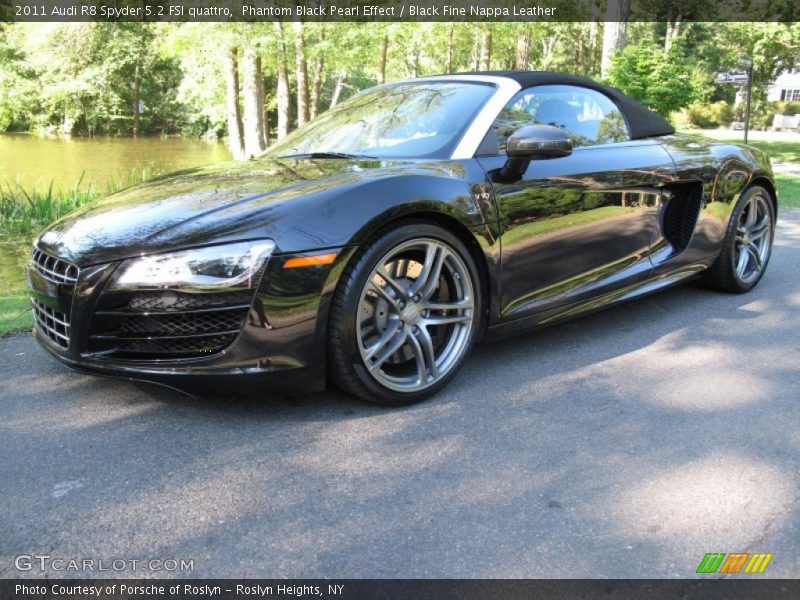 Front 3/4 View of 2011 R8 Spyder 5.2 FSI quattro