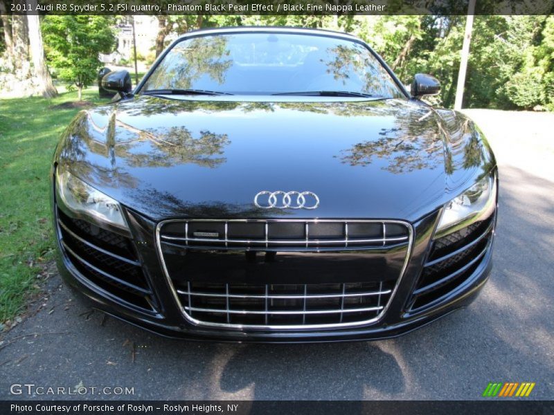 2011 R8 Spyder 5.2 FSI quattro Phantom Black Pearl Effect