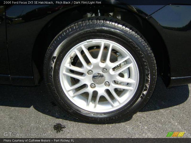 Pitch Black / Dark Flint/Light Flint 2006 Ford Focus ZX5 SE Hatchback