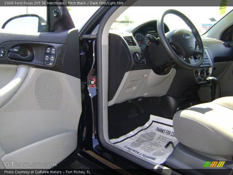 Pitch Black / Dark Flint/Light Flint 2006 Ford Focus ZX5 SE Hatchback