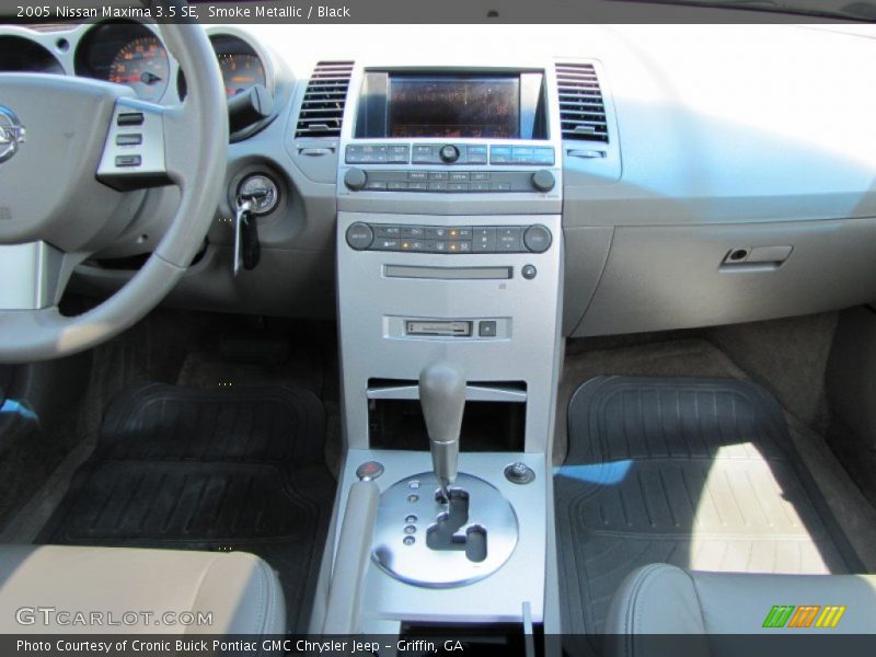 Smoke Metallic / Black 2005 Nissan Maxima 3.5 SE