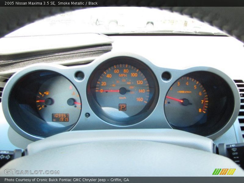 Smoke Metallic / Black 2005 Nissan Maxima 3.5 SE
