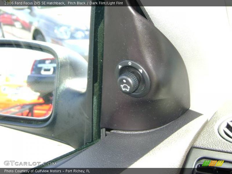 Pitch Black / Dark Flint/Light Flint 2006 Ford Focus ZX5 SE Hatchback