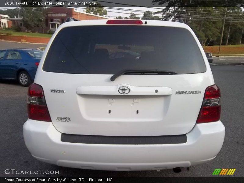 Super White / Ash Gray 2006 Toyota Highlander I4