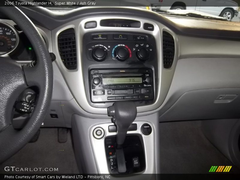 Super White / Ash Gray 2006 Toyota Highlander I4