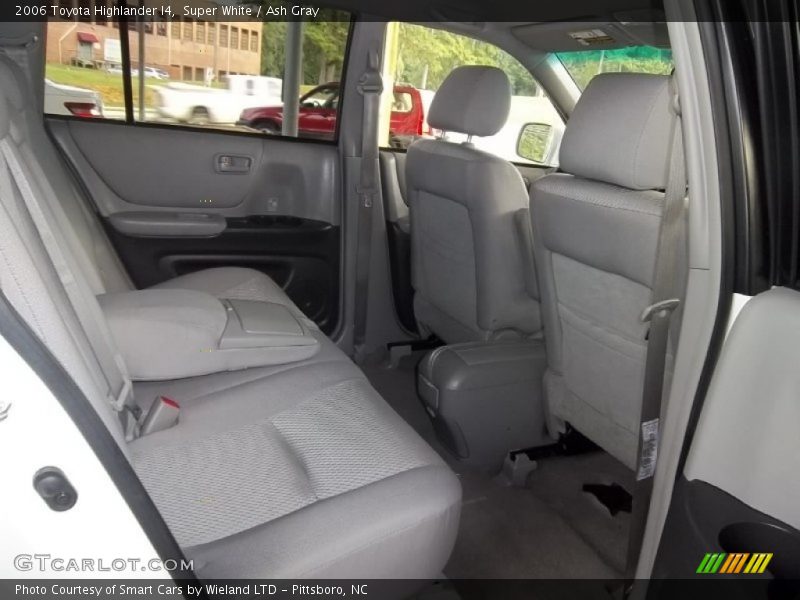 Super White / Ash Gray 2006 Toyota Highlander I4