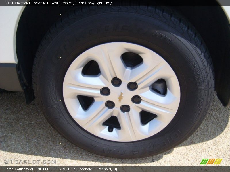  2011 Traverse LS AWD Wheel