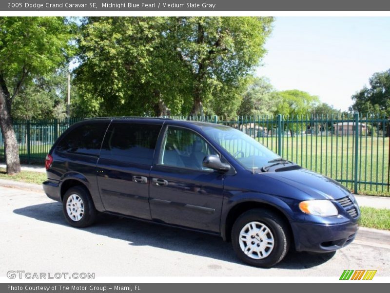 Midnight Blue Pearl / Medium Slate Gray 2005 Dodge Grand Caravan SE