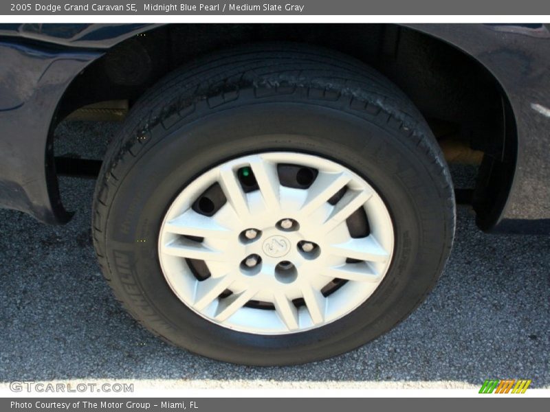 Midnight Blue Pearl / Medium Slate Gray 2005 Dodge Grand Caravan SE