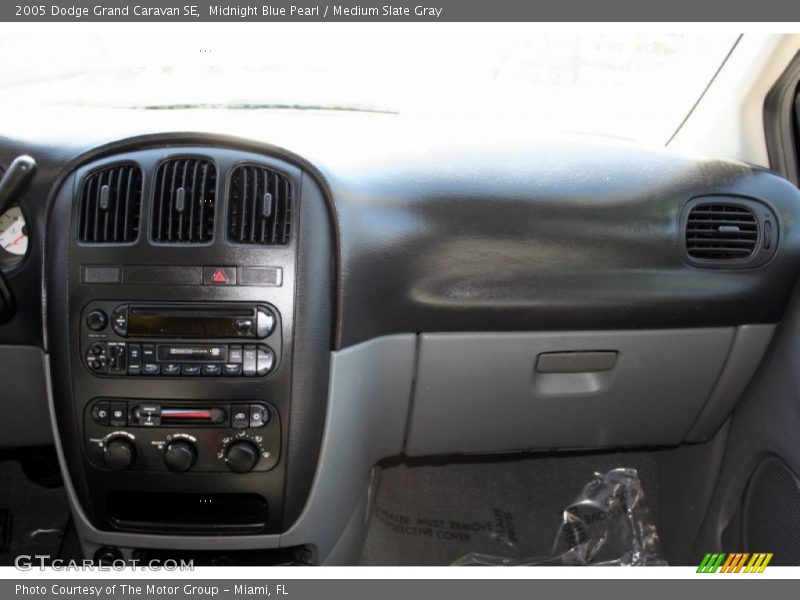 Midnight Blue Pearl / Medium Slate Gray 2005 Dodge Grand Caravan SE