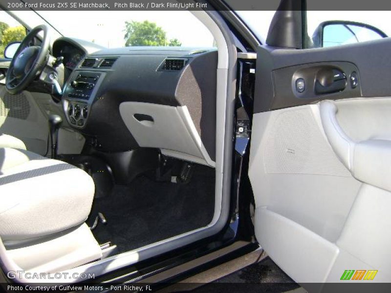 Pitch Black / Dark Flint/Light Flint 2006 Ford Focus ZX5 SE Hatchback