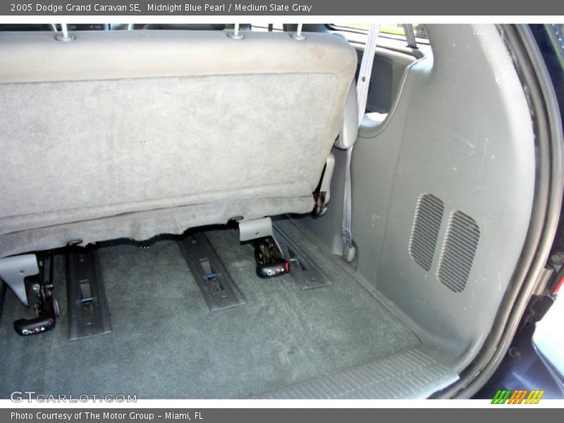 Midnight Blue Pearl / Medium Slate Gray 2005 Dodge Grand Caravan SE