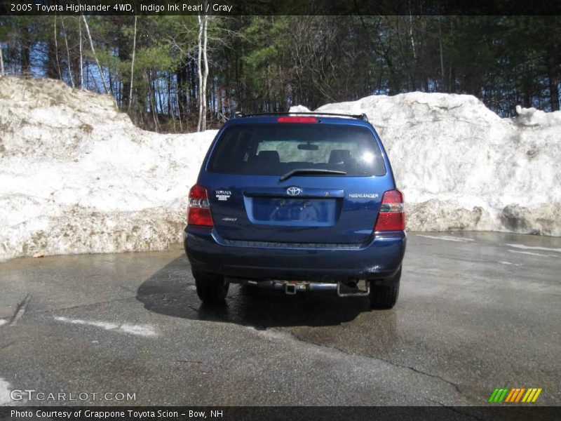 Indigo Ink Pearl / Gray 2005 Toyota Highlander 4WD