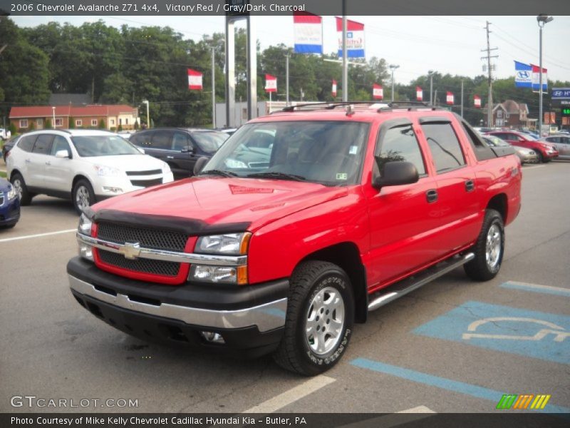 Victory Red / Gray/Dark Charcoal 2006 Chevrolet Avalanche Z71 4x4
