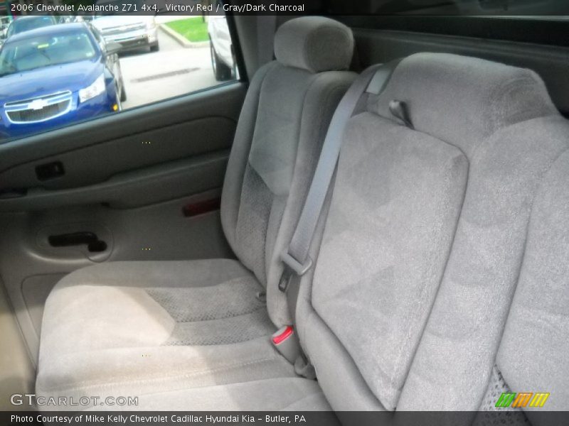 Victory Red / Gray/Dark Charcoal 2006 Chevrolet Avalanche Z71 4x4