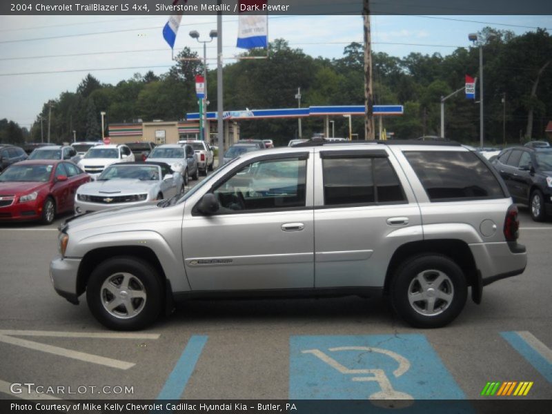 Silverstone Metallic / Dark Pewter 2004 Chevrolet TrailBlazer LS 4x4